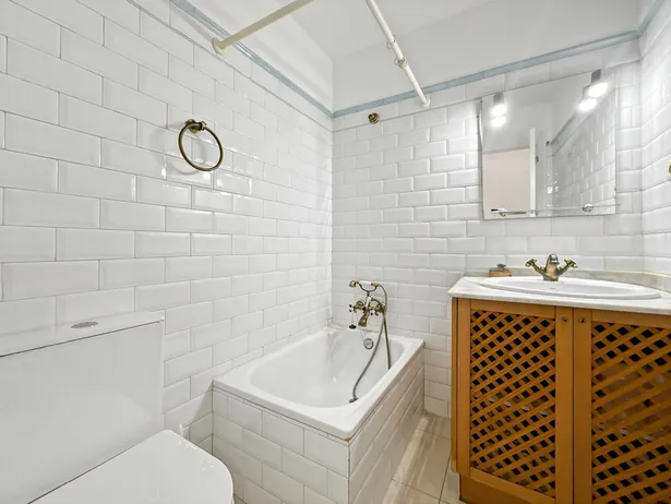 Casa pareada esquinera con jardín en La Torreta