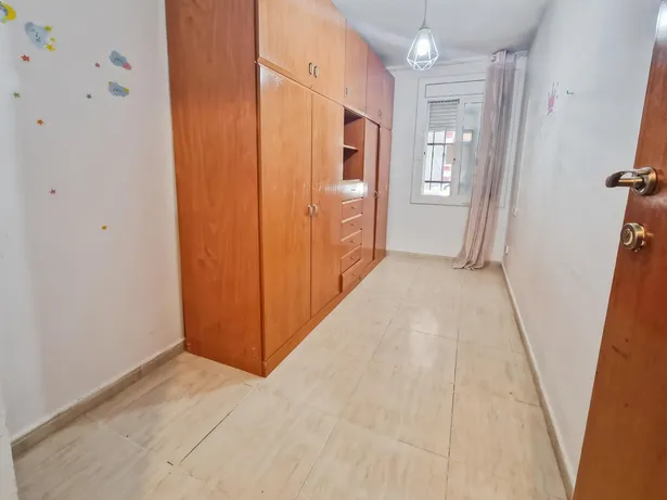 Planta baja de dos habitaciones en la zona del Campo de Fútbol de Cerdanyola.