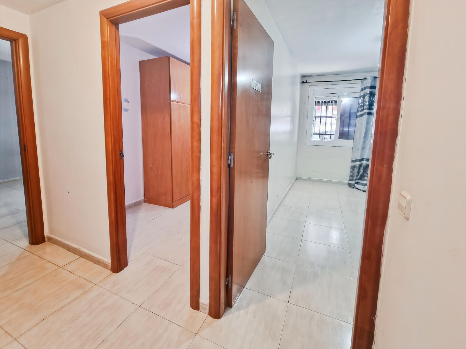 Planta baja de dos habitaciones en la zona del Campo de Fútbol de Cerdanyola.