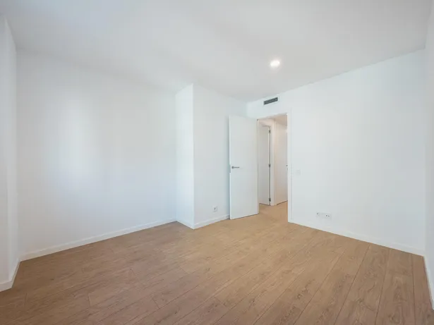 Gran piso de obra nueva en Canetpark