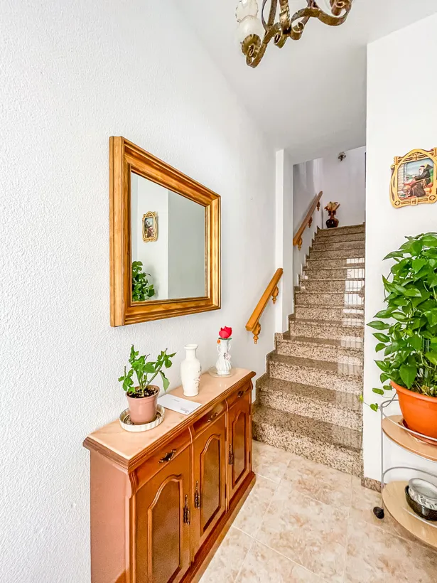 🏡 Casa de cantonada en venda | 6 hab. | 4 banys | Apartament independent | Terrassa solàrium | Centre d'Argentona (Zona CAP)