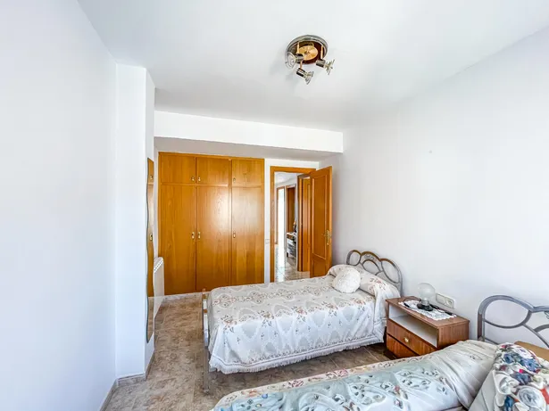 🏡 Casa de cantonada en venda | 6 hab. | 4 banys | Apartament independent | Terrassa solàrium | Centre d'Argentona (Zona CAP)