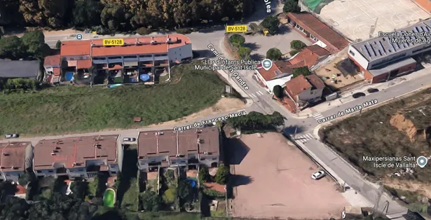 SANT ISCLE DE VALLALTA - Dos parcelas urbanas en venta para construir una vivienda unifamiliar independiente