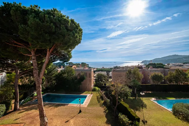 Casa con vistas al mar, jardín y piscina en Calella de Palafrugell