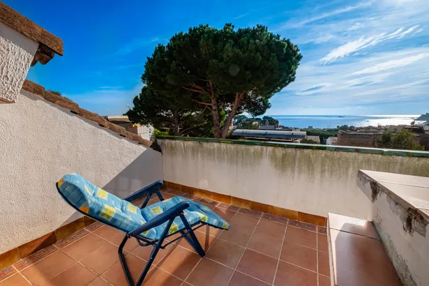 Casa con vistas al mar, jardín y piscina en Calella de Palafrugell