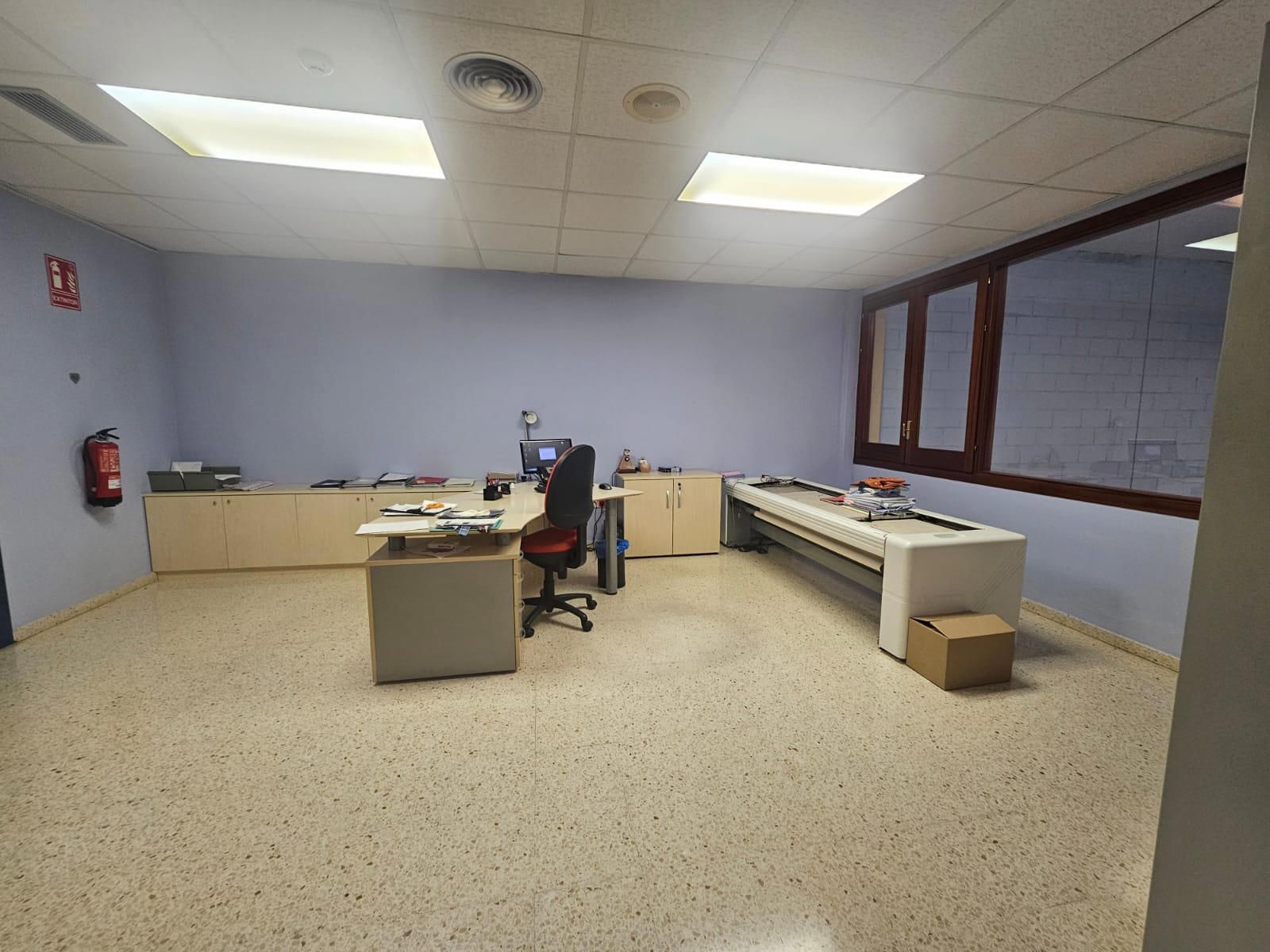 ¡Nave industrial en una ubicación estratégica en Gavà!