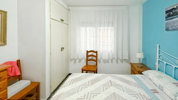 ¡Piso con balcón en Los Concordes, Calella!