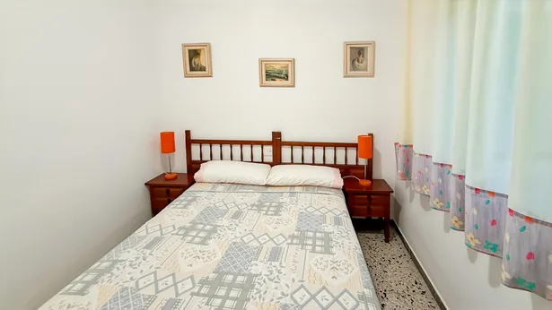 ¡Piso con balcón en Los Concordes, Calella!