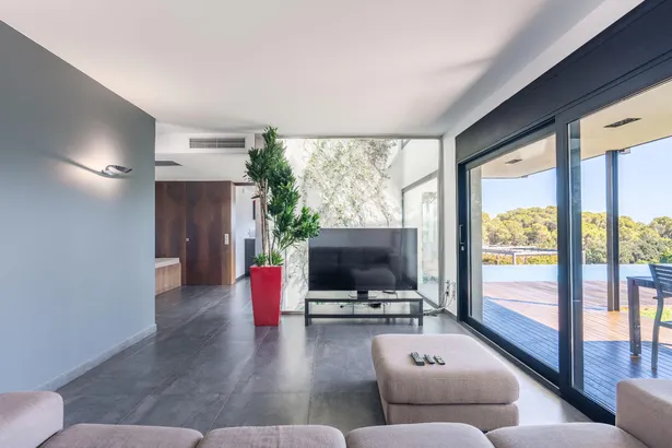 Exclusive Family Villa with Infinity Pool and Views at the Costa Brava