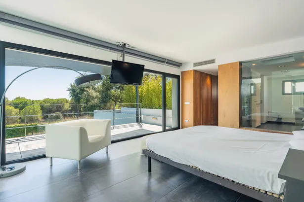 Exclusive Family Villa with Infinity Pool and Views at the Costa Brava