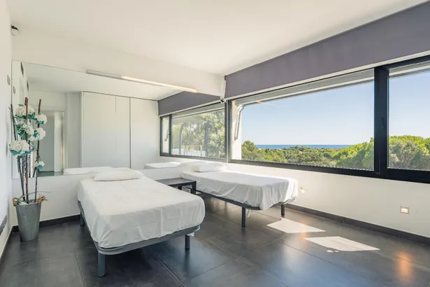 Exclusive Family Villa with Infinity Pool and Views at the Costa Brava