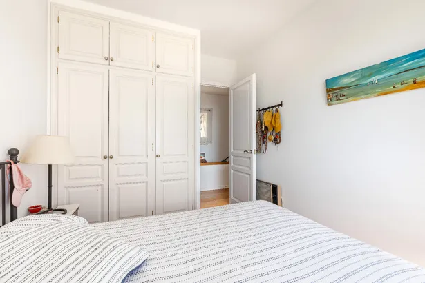 Elegant casa adossada amb vistes al mar, terrassa, jardí i piscina privada a Tamariu.