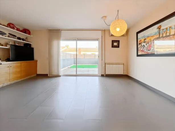 ¡Espectacular adosada lista para entrar a vivir en el centro de Sant Vicenç de Montalt!