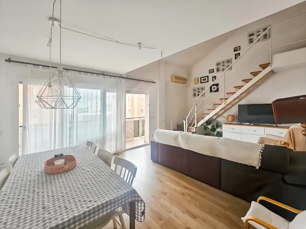 MATARO: ¡Ático dúplex en perfecto estado y con vistas abiertas!
