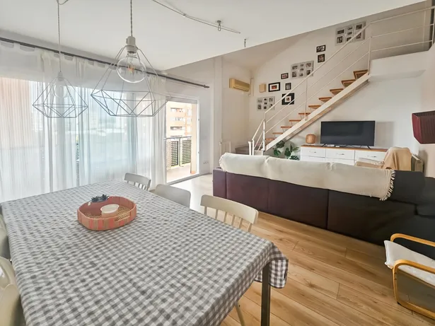 MATARO: ¡Ático dúplex en perfecto estado y con vistas abiertas!