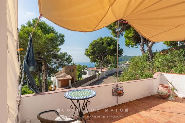 Casa unifamiliar amb vista al mar i gran potencial a la milla d'or de Tamariu.
