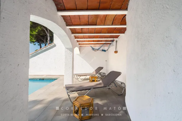 Casa unifamiliar amb vista al mar i gran potencial a la milla d'or de Tamariu.