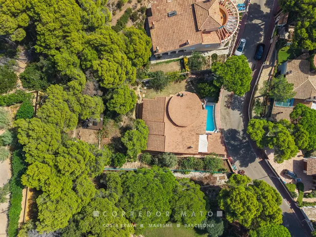 Casa unifamiliar amb vista al mar i gran potencial a la milla d'or de Tamariu.