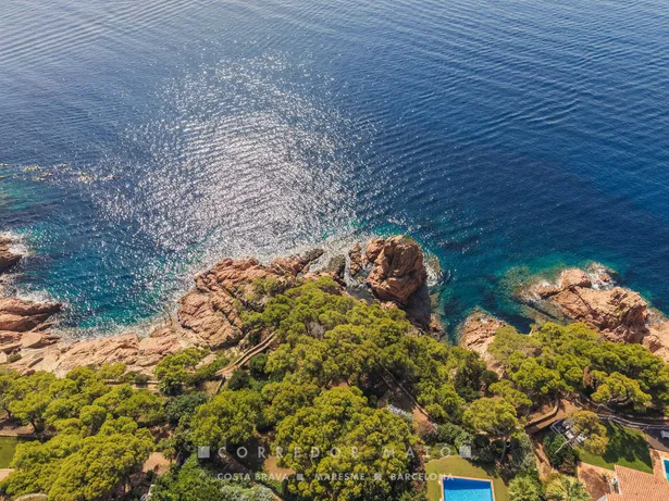 Casa unifamiliar amb vista al mar i gran potencial a la milla d'or de Tamariu.
