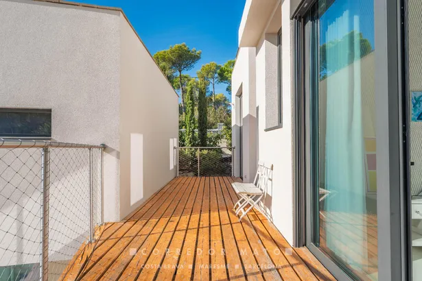 Exclusiva casa contemporània amb vistes panoràmiques i al mar a Tamariu.