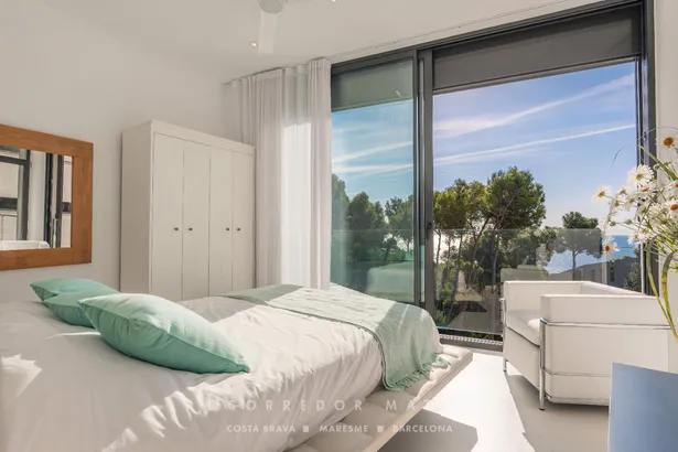 Exclusiva casa contemporània amb vistes panoràmiques i al mar a Tamariu.