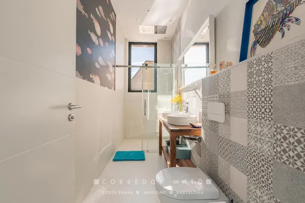 Exclusiva casa contemporània amb vistes panoràmiques i al mar a Tamariu.