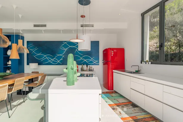 Exclusiva casa contemporània amb vistes panoràmiques i al mar a Tamariu.