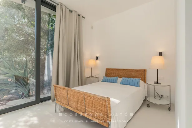 Exclusiva casa contemporània amb vistes panoràmiques i al mar a Tamariu.