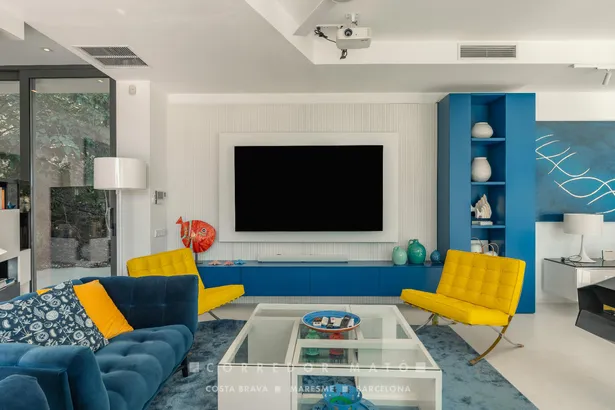Exclusiva casa contemporània amb vistes panoràmiques i al mar a Tamariu.