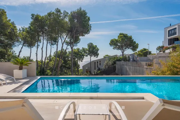 Exclusiva casa contemporània amb vistes panoràmiques i al mar a Tamariu.