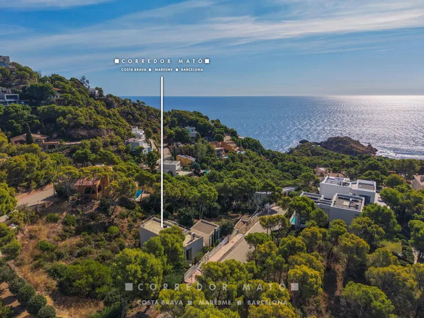 Exclusiva casa contemporània amb vistes panoràmiques i al mar a Tamariu.