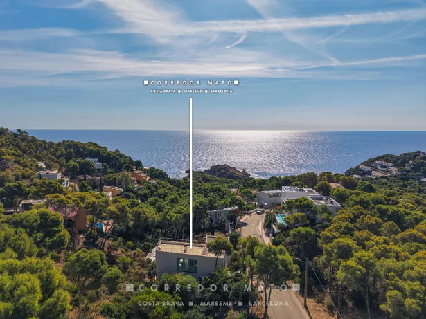 Exclusiva casa contemporània amb vistes panoràmiques i al mar a Tamariu.
