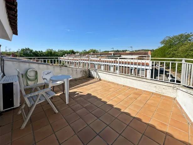 Casa amb terrasses, xemeneia i ampli garatge en Tres Torres, Granollers