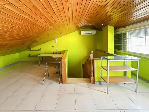 Casa amb terrasses, xemeneia i ampli garatge en Tres Torres, Granollers