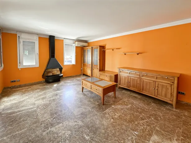 Casa amb terrasses, xemeneia i ampli garatge en Tres Torres, Granollers