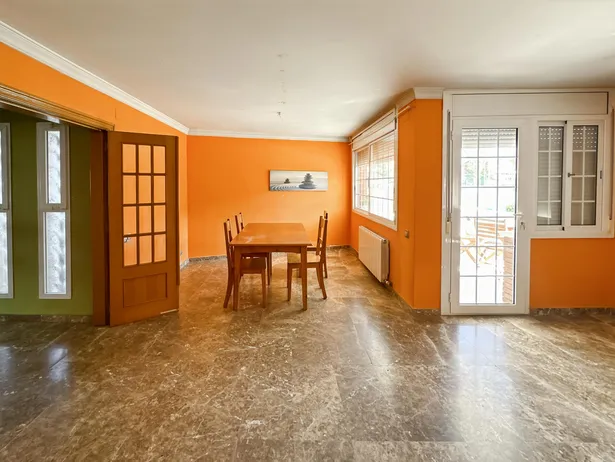 Casa amb terrasses, xemeneia i ampli garatge en Tres Torres, Granollers