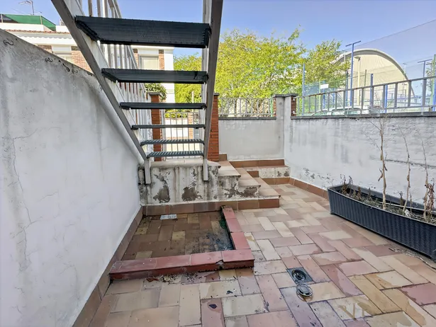 Casa amb terrasses, xemeneia i ampli garatge en Tres Torres, Granollers