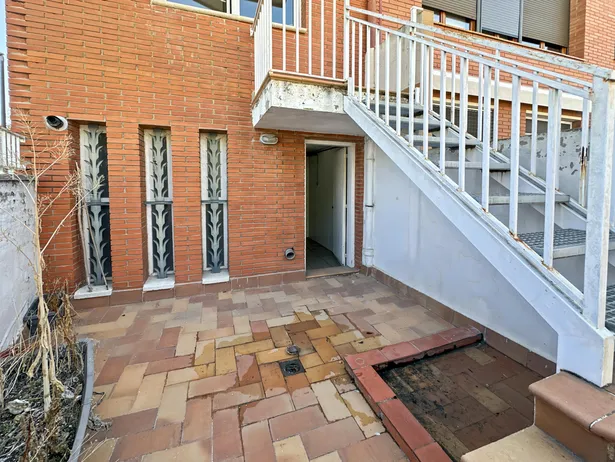 Casa amb terrasses, xemeneia i ampli garatge en Tres Torres, Granollers