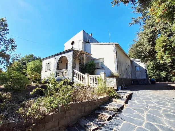 Casa preciosa en la Urbanización de Sant de la Roca del Vallès.