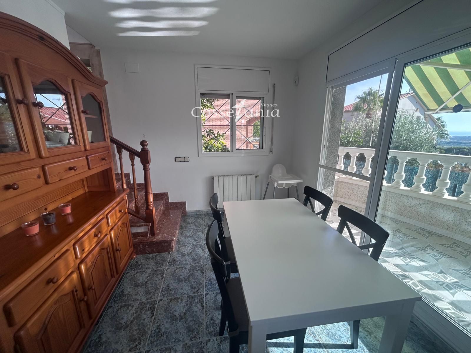 CASA INDEPENDIENTE EN OASIS PARK EL VENDRELL