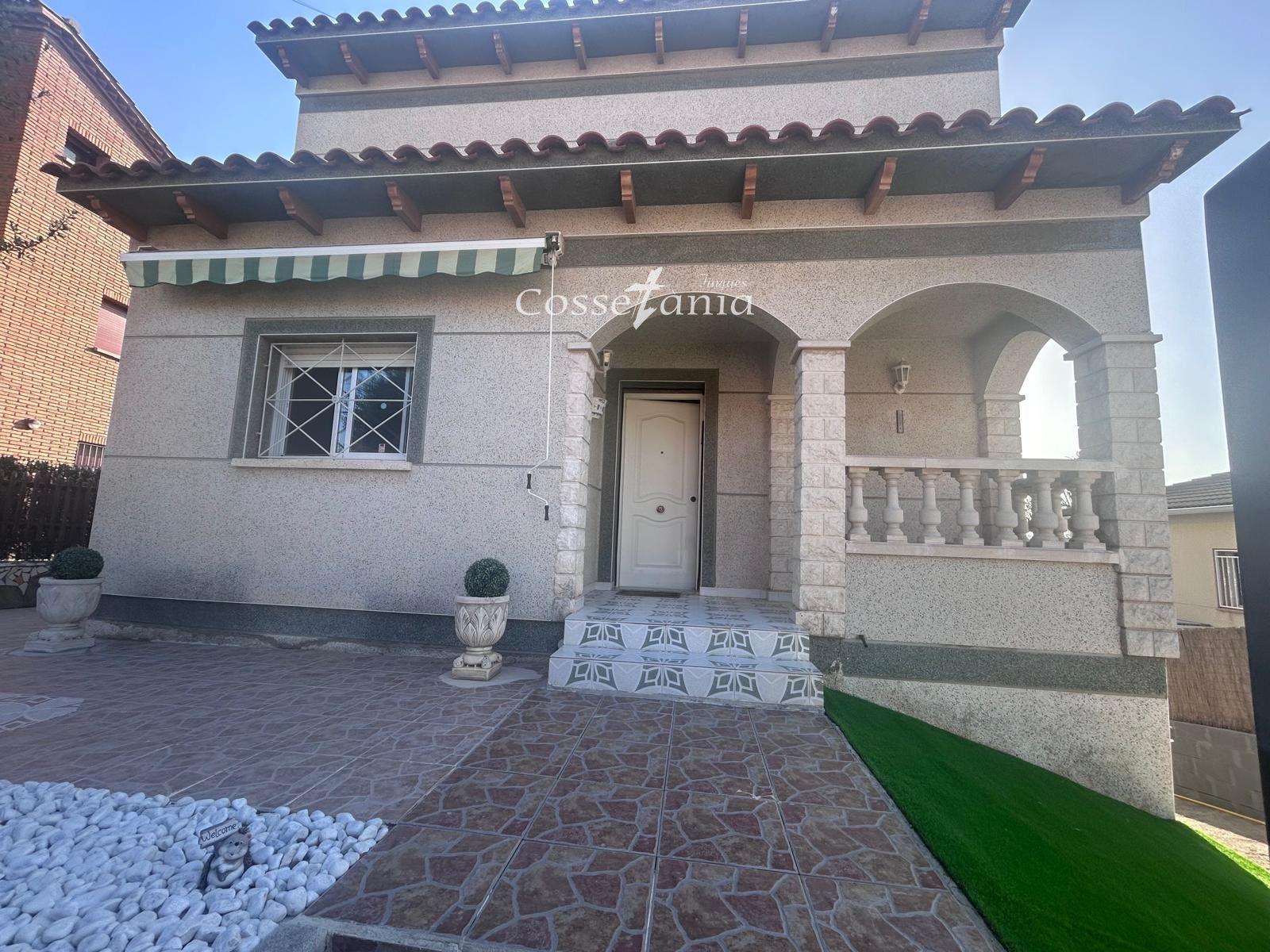 CASA INDEPENDIENTE EN OASIS PARK EL VENDRELL