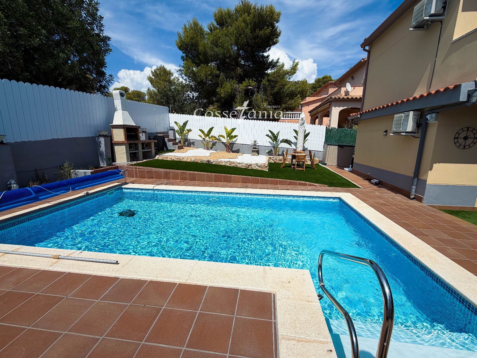 Piscina - Chalet de 6 hab. con piscina y placas solares