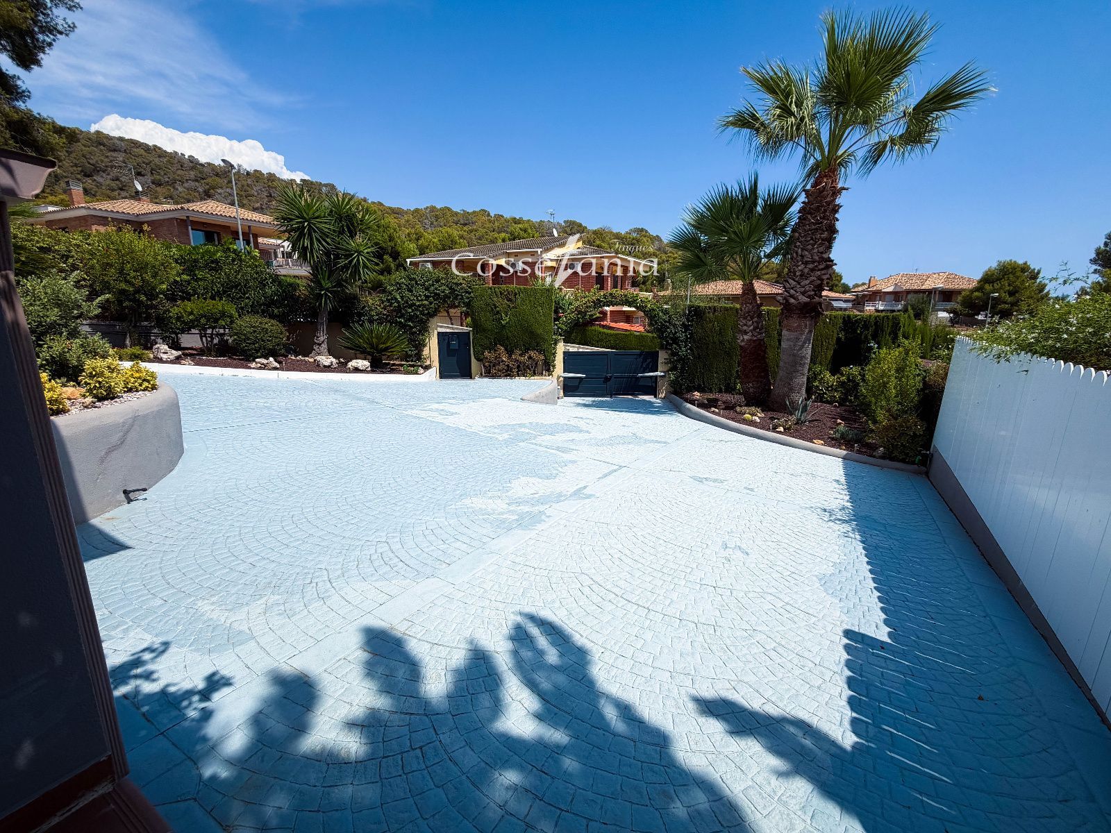 Exterior/Jardín - Chalet de 6 hab. con piscina y placas solares