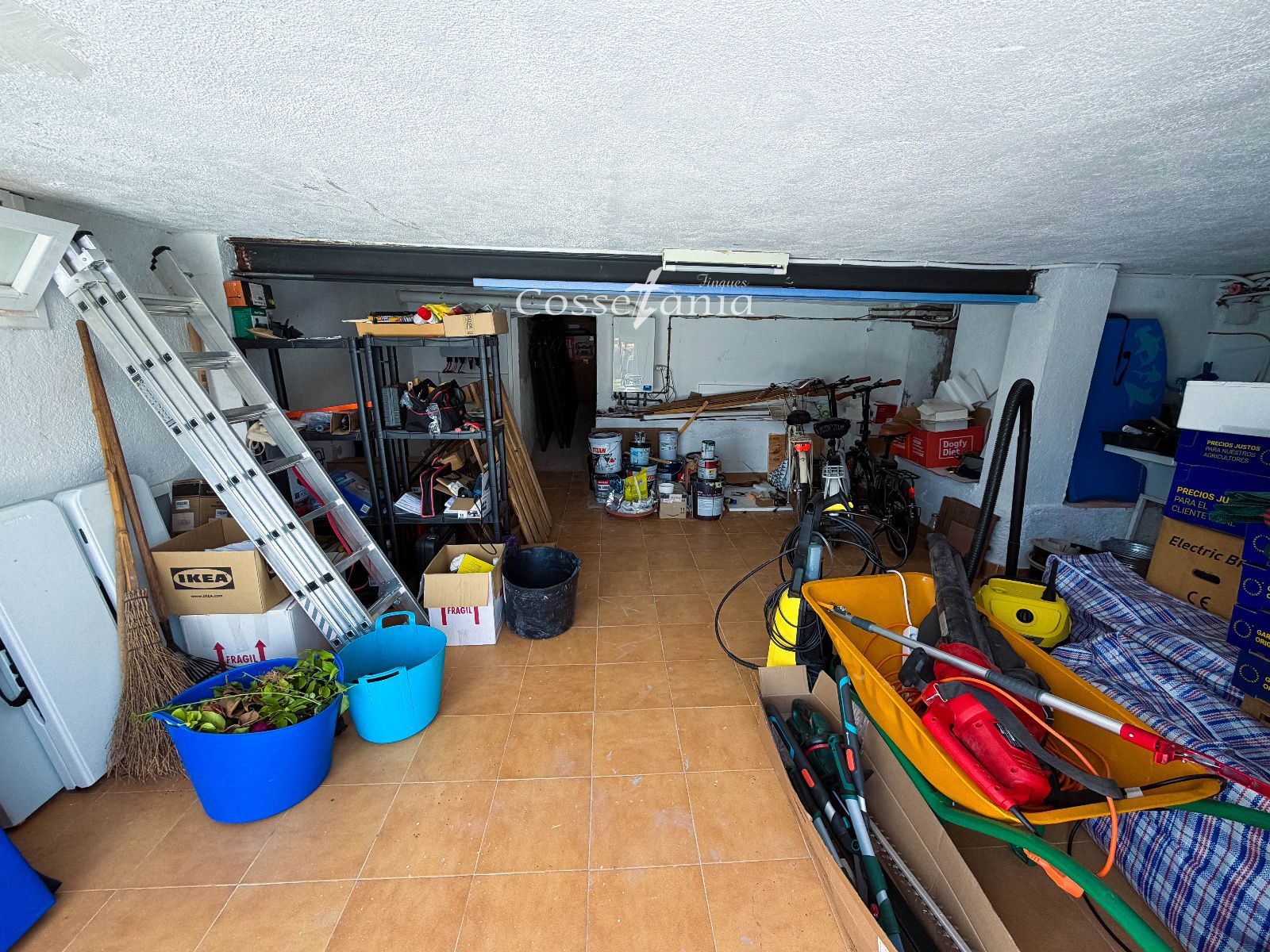 Trastero - Chalet de 6 hab. con piscina y placas solares