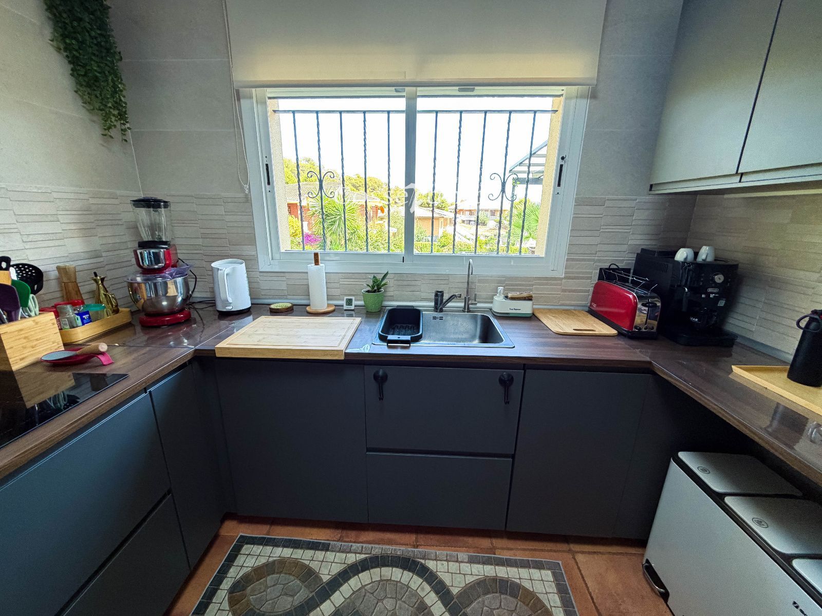 Cocina - Chalet de 6 hab. con piscina y placas solares