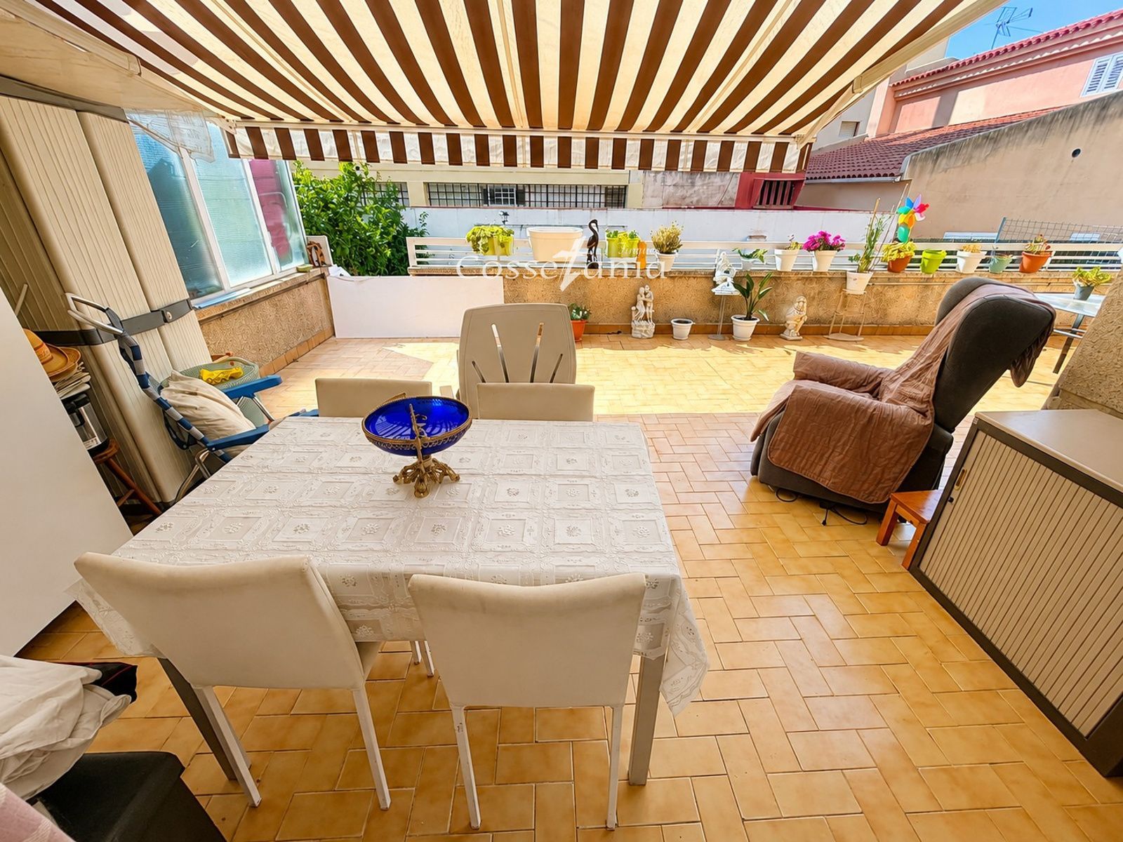 Planta baja con gran terraza, parking y trastero a pocos metros de la playa