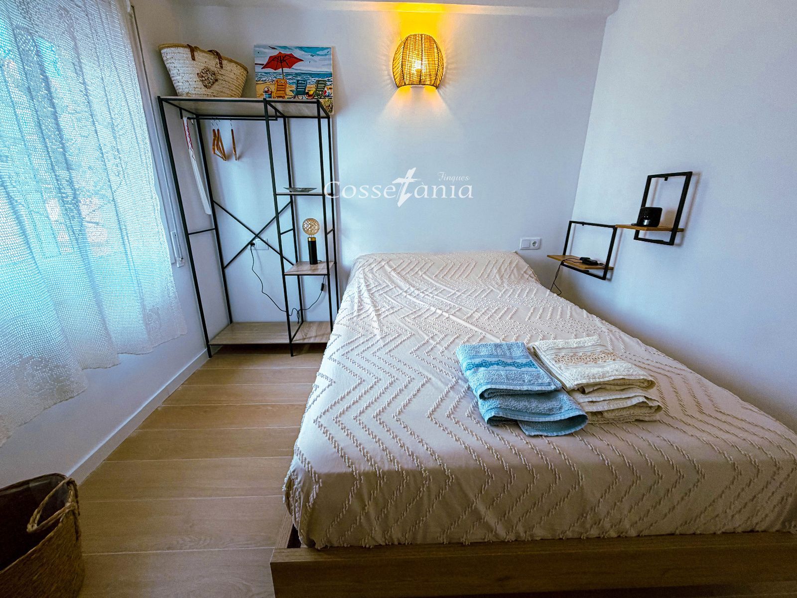 Habitación - Piso reformado en Calafell con salida al mar