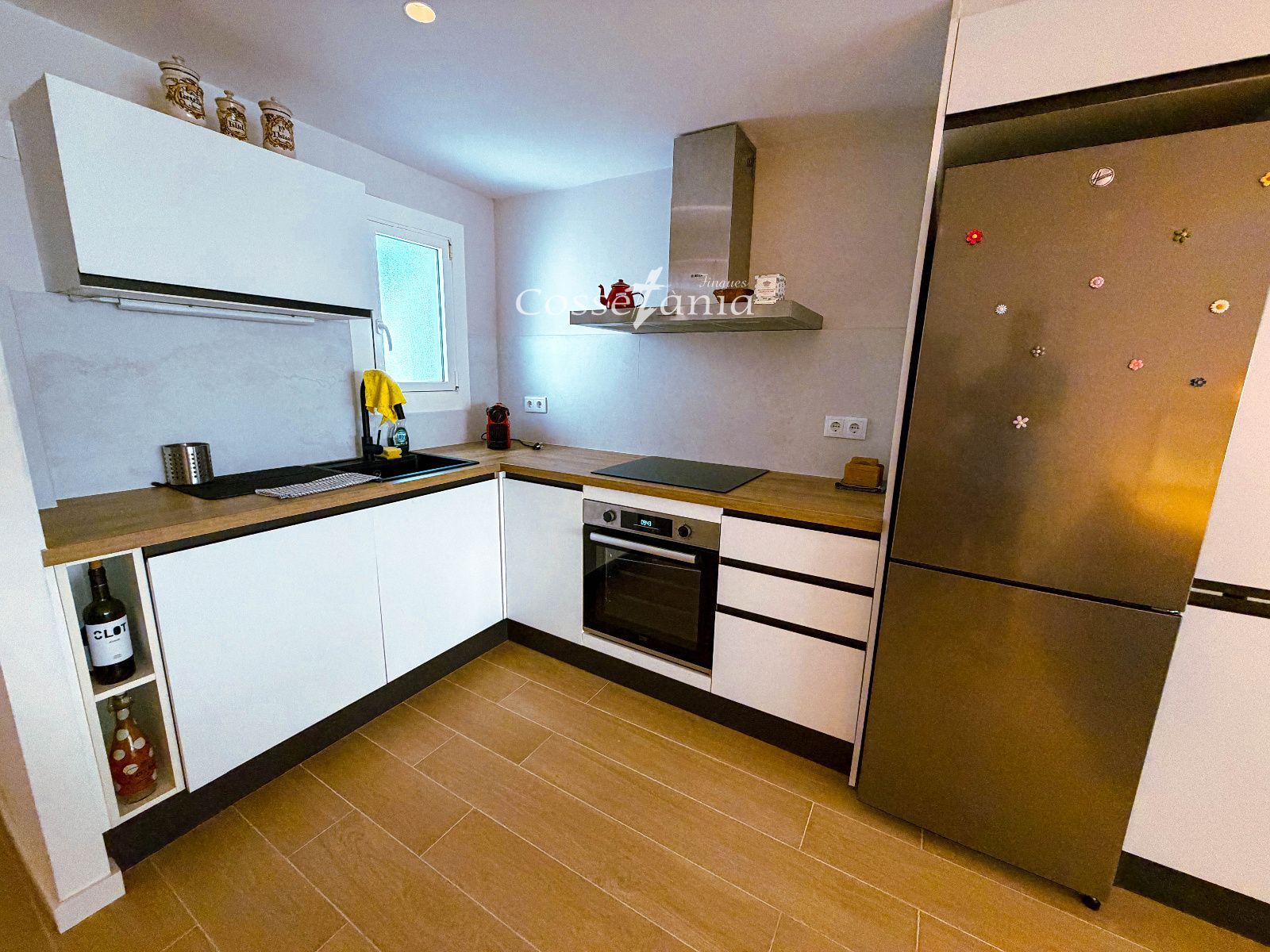 Cocina - Piso reformado en Calafell con salida al mar