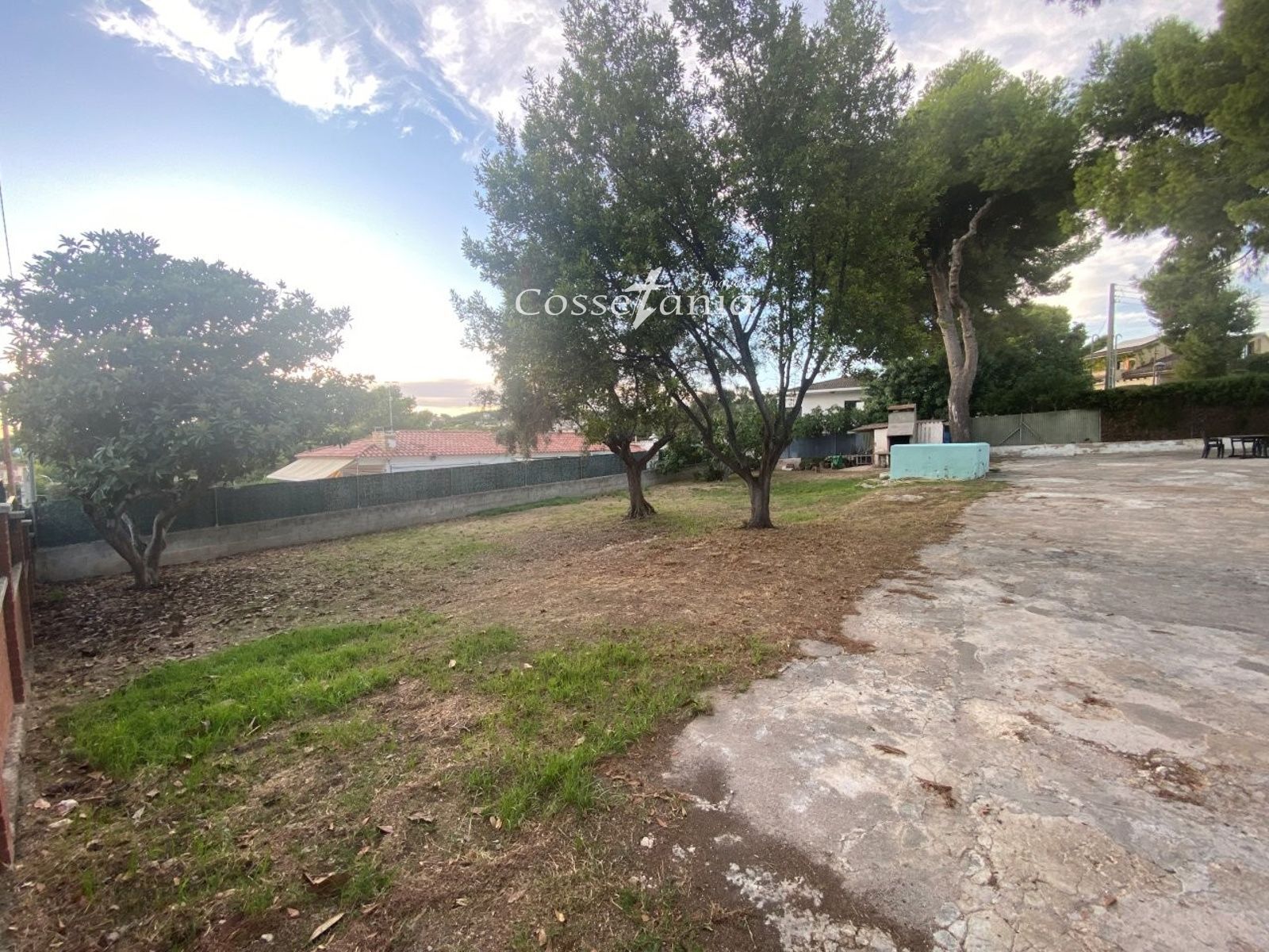 VENTA DE PARCELA EN SEGUR DE CALAFELL . CERCA DE SERVICIOS Y A TAN SOLO 650 MTS DE LA PLAYA