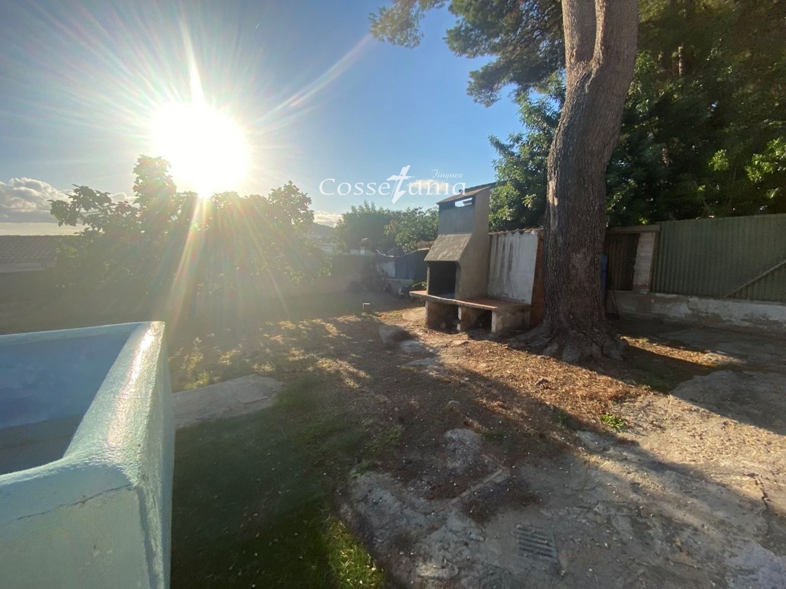 VENTA DE PARCELA EN SEGUR DE CALAFELL . CERCA DE SERVICIOS Y A TAN SOLO 650 MTS DE LA PLAYA